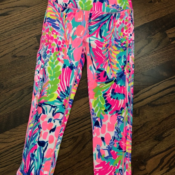 🦄 Lilly Pulitzer Luxletic HR leggings 🦄 - Picture 2 of 4